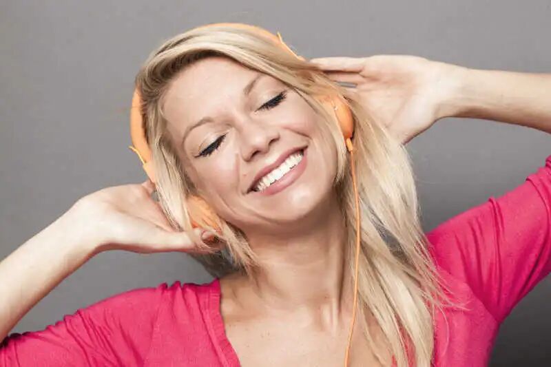 Why Some People Do Not Experience Pleasure from Music
